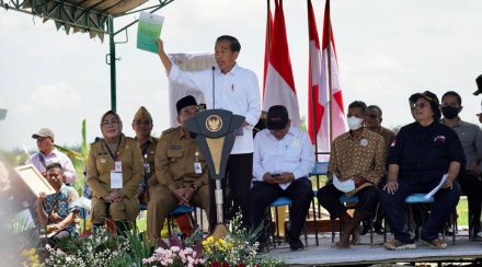 Presiden RI Joko Widodo Serahkan SK Perhutanan Sosial | Blora