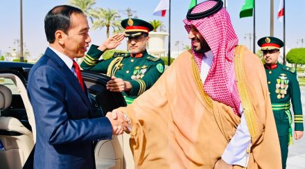 Presiden RI Joko Widodo Bertemu PM Arab Saudi di Istana Al-Yamamah